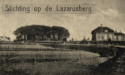 602399 Gezicht op de Lazarusberg te Soestdijk (gemeente Soest) met, waarschijnlijk, enkele gebouwen van de Gerharda ...